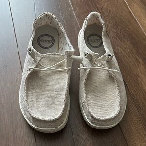 Hey Dude Women's Cream Flats